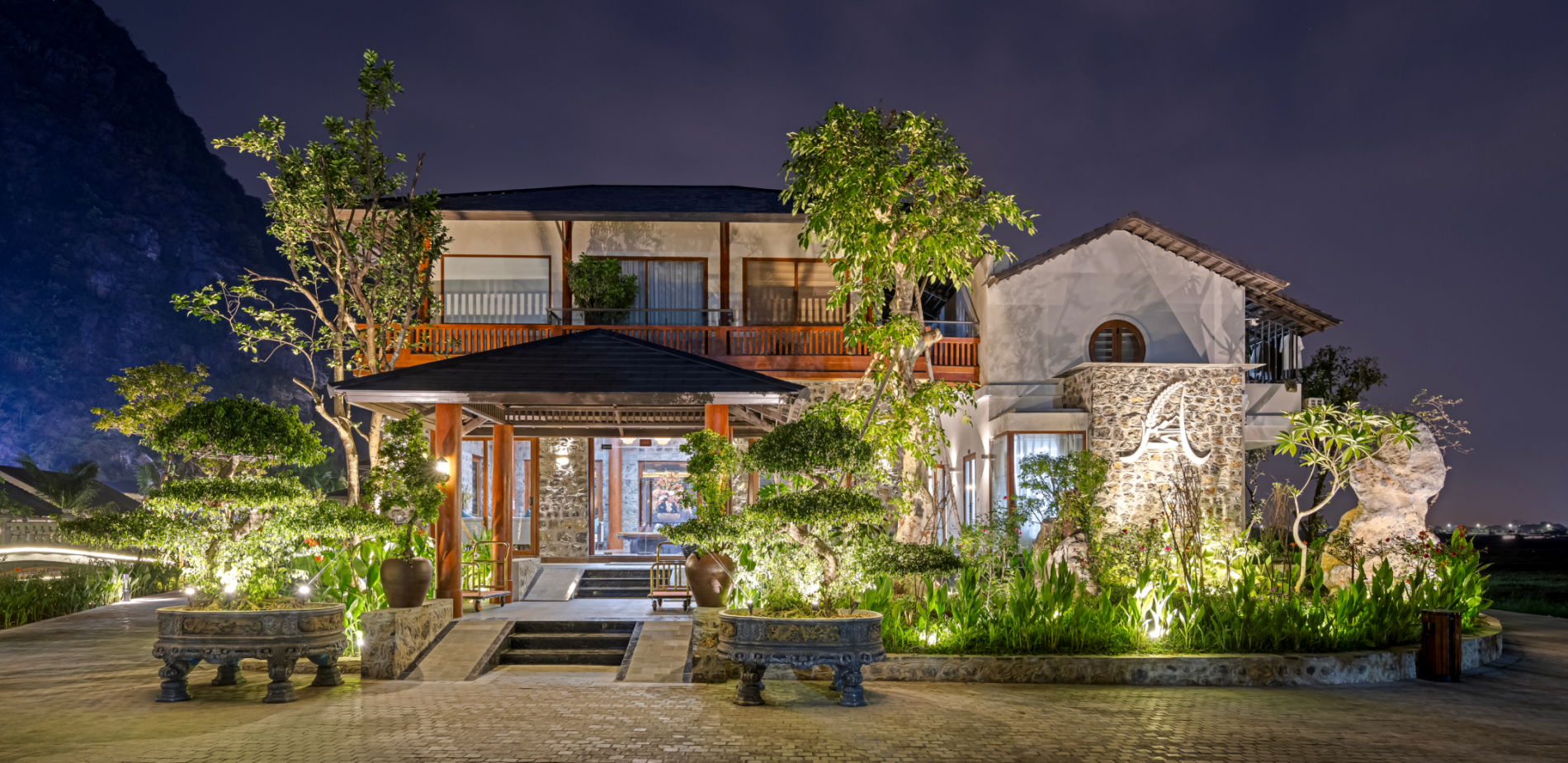 ATHENA PREMIER RESORT - Official Site